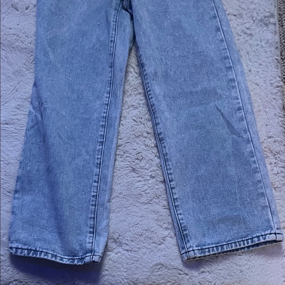 SHEIN Light Wash Kids Denim Jeans - Picture 3 of 8